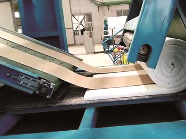 卷氈包裝流水線 LX-JZB2